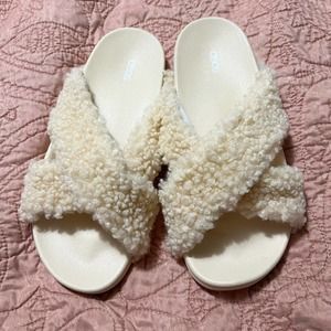 ASOS Teddy Slippers 9 NEW